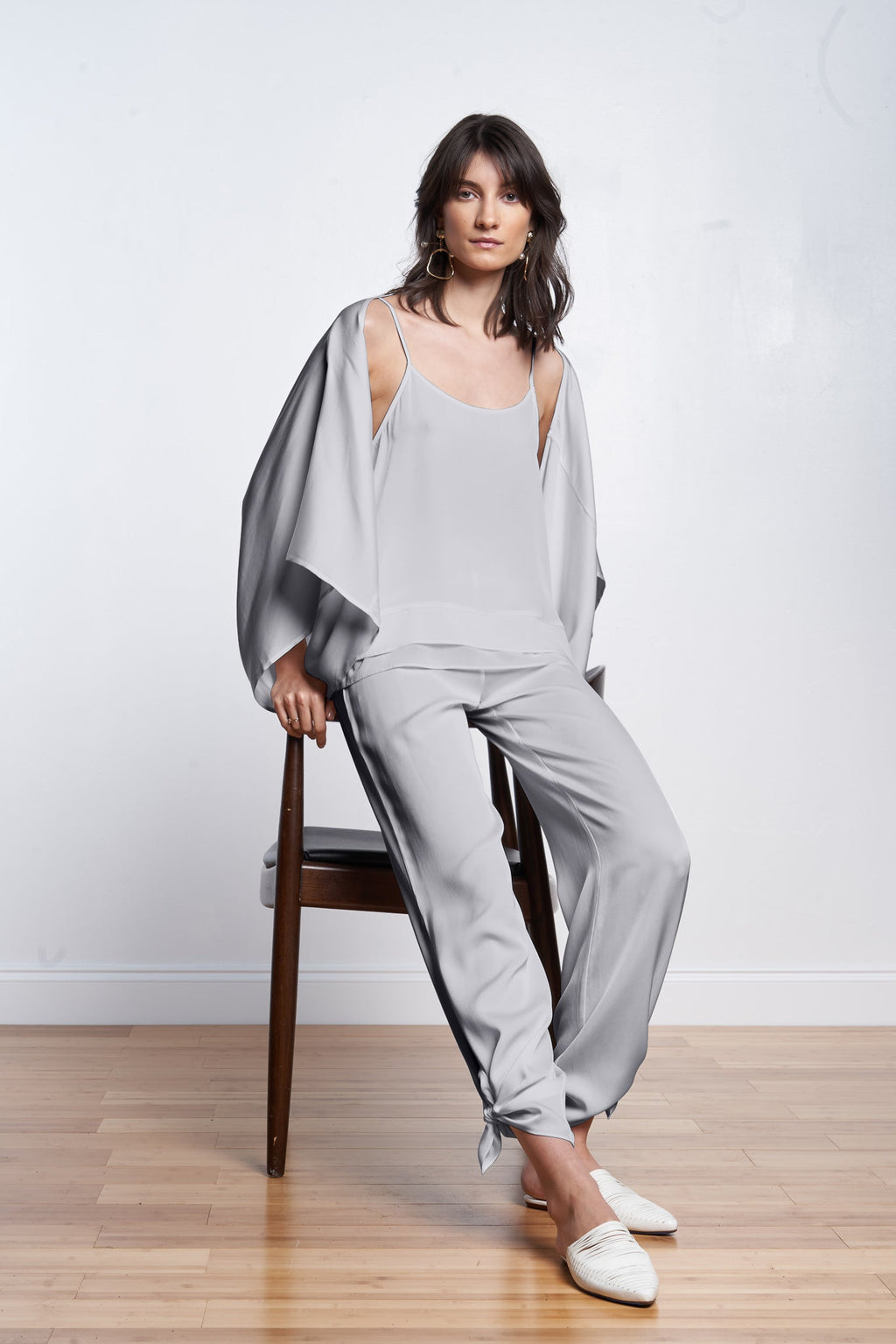 Roma Cape Color: Silver Lining Size: One size