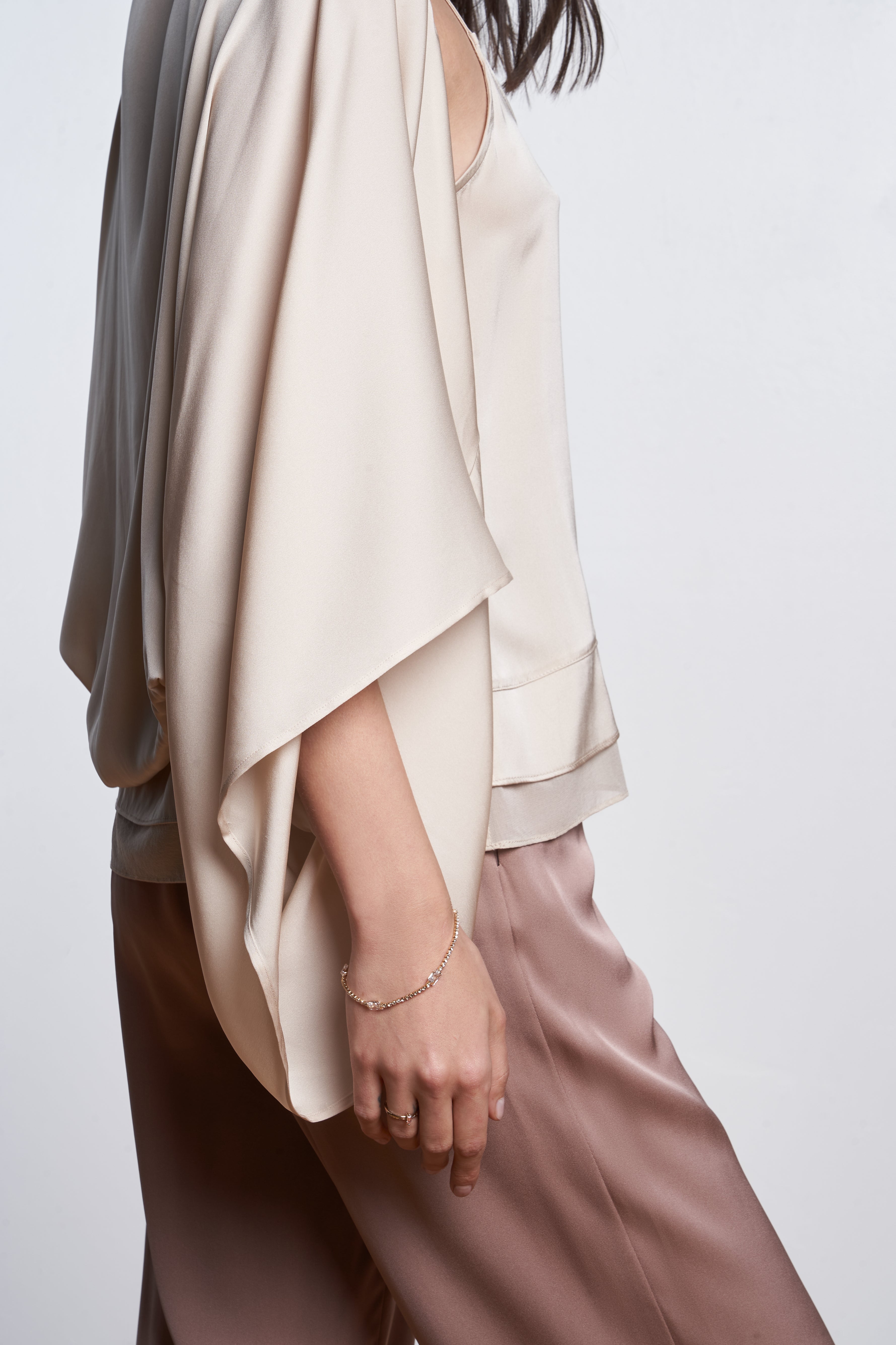 Roma Cape Nouvelle White Size OS